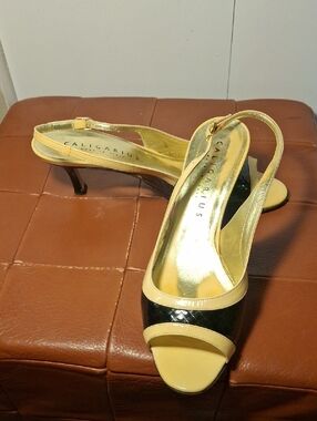CALIGARIUS Patent Leather Yellow and Black Slingback Heels
